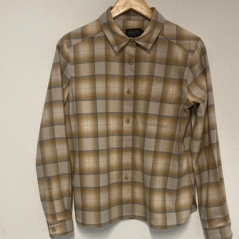 Women’s Pendleton wool flannel. Medium